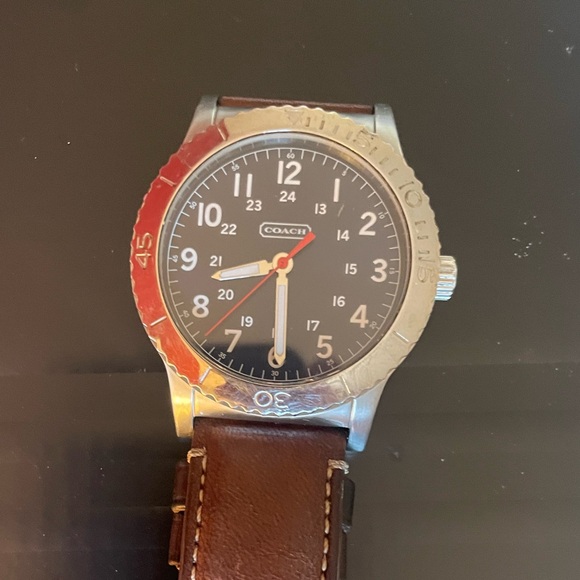 COACH Men’s Watch Tan Leather - Picture 2 of 5